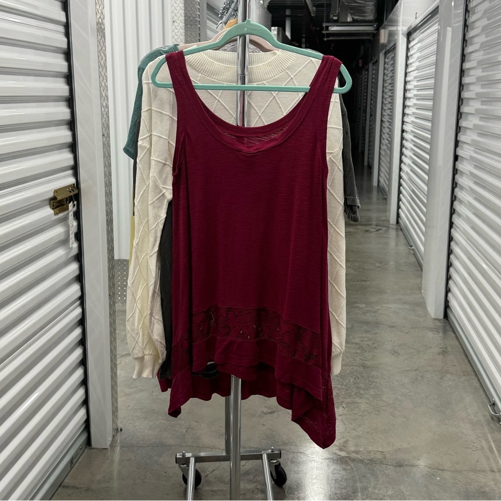 Torrid | Sleeveless Top with Lace Detail in Burgundy | size 1
